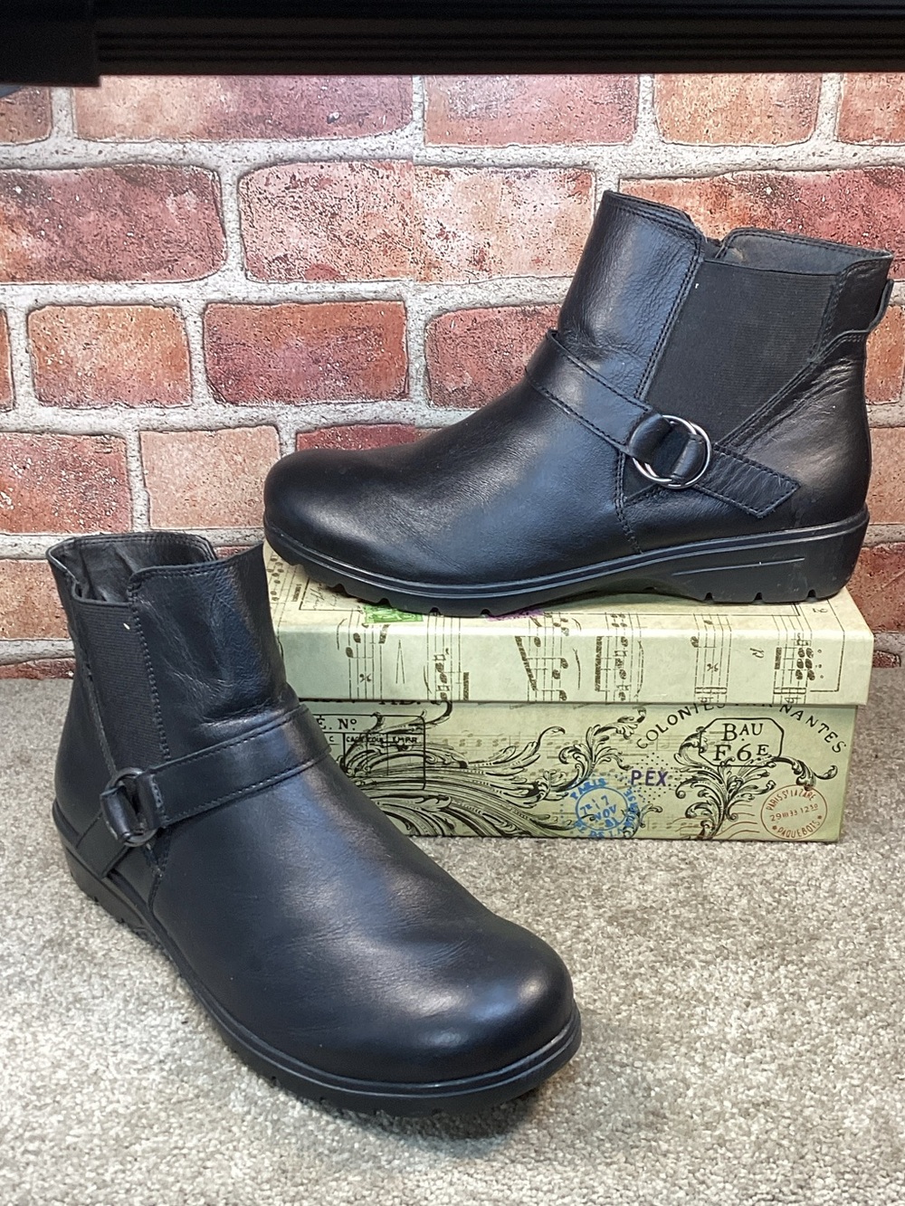 Skechers Metronome Restless womens black ankle boots size 11